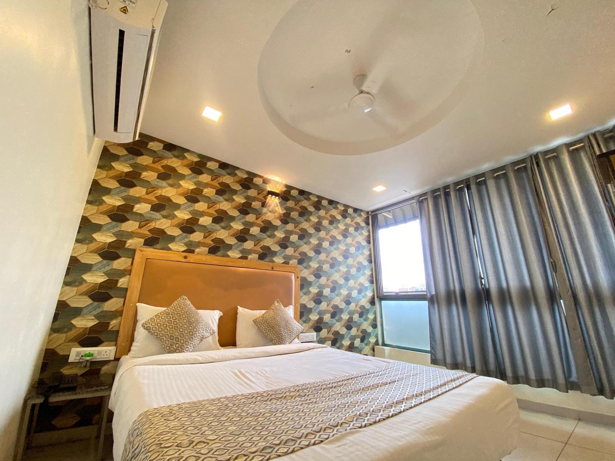 אחמדאבאד Hotel Alexa By Abc מראה חיצוני תמונה